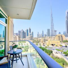 Отель Mayfair - Ease by Emaar Two Bedroom балкон