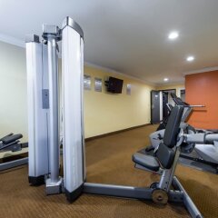 Отель Quality Inn & Suites Bell Gardens Белл Гарденс фитнесс-зал