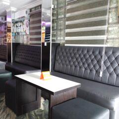 Отель Euro Lounge and Suites гостиничный бар