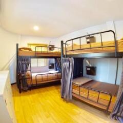 Inn Trog And Inn Soi - Hostel - Adults Only Бангкок в номере фото 2