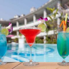Отель The Bliss South Beach Patong гостиничный бар