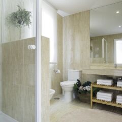 Отель Premium Penthouse 4BR 3BT Испания, Мадрид - отзывы, цены и фото номеров - забронировать отель Premium Penthouse 4BR 3BT онлайн ванная