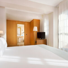 Отель TRYP Jerez Hotel Испания, Херес-де-ла-Фронтера - отзывы, цены и фото номеров - забронировать отель TRYP Jerez Hotel онлайн удобства в номере