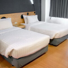 Отель Mybed Sathorn Бангкок комната для гостей фото 2