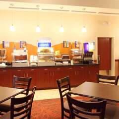 Отель Holiday Inn Express Hotel & Suites Columbus Univ Area - Osu США, Колумбус - отзывы, цены и фото номеров - забронировать отель Holiday Inn Express Hotel & Suites Columbus Univ Area - Osu онлайн питание