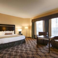 Отель Best Western Plus Travel Hotel Toronto Airport Канада, Торонто - отзывы, цены и фото номеров - забронировать отель Best Western Plus Travel Hotel Toronto Airport онлайн комната для гостей фото 5
