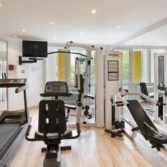 Отель Holiday Inn München Süd Германия, Мюнхен - 13 отзывов об отеле, цены и фото номеров - забронировать отель Holiday Inn München Süd онлайн фитнесс-зал фото 2