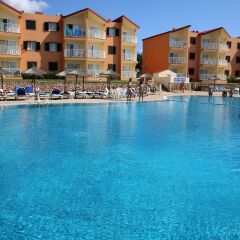 Отель Roc Cala d’en Blanes Beach Club Испания, Кала-эн-Бланес - отзывы, цены и фото номеров - забронировать отель Roc Cala d’en Blanes Beach Club онлайн бассейн