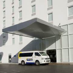 Отель City Express Tijuana Río парковка