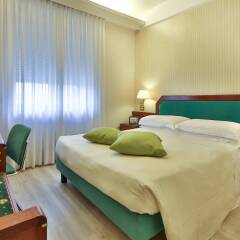 Отель Astoria, Sure Hotel Collection by Best Western Италия, Милан - 7 отзывов об отеле, цены и фото номеров - забронировать отель Astoria, Sure Hotel Collection by Best Western онлайн комната для гостей фото 3