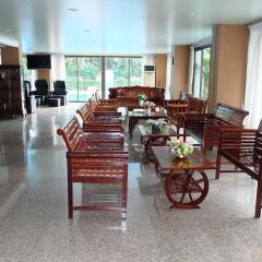 Отель Princess Suvarnabhumi Airport Residence Бангкок с домашними животными