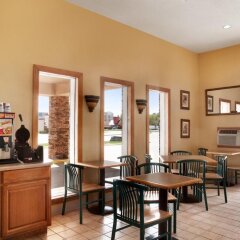 Отель Super 8 Effingham США, Эффингем - отзывы, цены и фото номеров - забронировать отель Super 8 Effingham онлайн питание фото 3