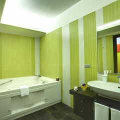 Отель Pompei Resort Италия, Помпеи - 1 отзыв об отеле, цены и фото номеров - забронировать отель Pompei Resort онлайн ванная фото 2