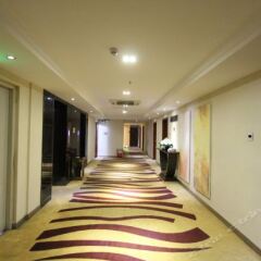 Sunshine Holiday Hotel интерьер отеля