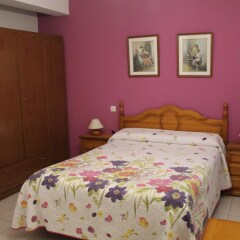 Отель Hostal Flor de Quejo Испания, Арнуэро - отзывы, цены и фото номеров - забронировать отель Hostal Flor de Quejo онлайн комната для гостей фото 4