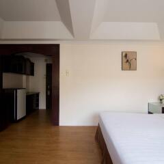 Отель LK Mansion сейф в номере