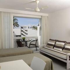 Отель Apartamentos Sabina Playa Испания, Форментера - отзывы, цены и фото номеров - забронировать отель Apartamentos Sabina Playa онлайн комната для гостей фото 4