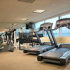 Отель Hyatt Regency Jersey City on the Hudson фитнесс-зал фото 2
