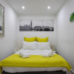 Отель Cozy T.M. Flat in the Heart of Lisbon Лиссабон комната для гостей