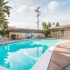 Отель Rodeway Inn Los Angeles бассейн фото 2