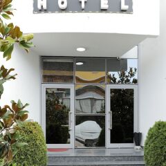 Отель Gjuta Hotel Албания, Тирана - отзывы, цены и фото номеров - забронировать отель Gjuta Hotel онлайн фото 3