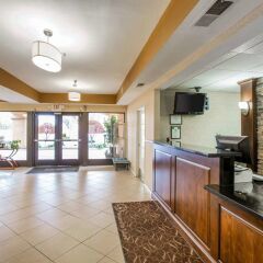 Отель Comfort Suites Tulare интерьер отеля фото 2