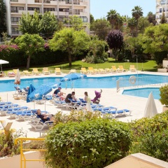 Отель Apartamentos Club Amarilis Портимао бассейн