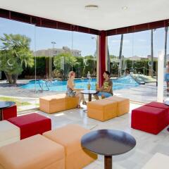 Отель Illot Suite & Spa бассейн