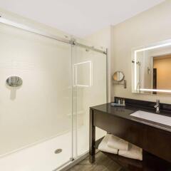 Отель Wingate By Wyndham Miami Airport США, Дорал - отзывы, цены и фото номеров - забронировать отель Wingate By Wyndham Miami Airport онлайн ванная
