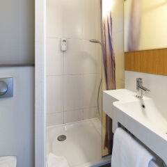 B&B Hotel RENNES Ouest Villejean ванная