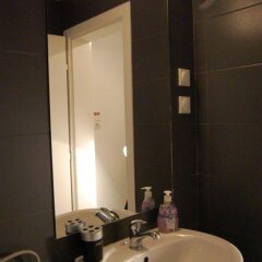 Art Hotel Public Room- Apartments in Skopje, Macedonia from 79$, photos, reviews - zenhotels.com bathroom photo 3