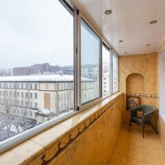 Гостиница GoodAps Usacheva 4 в Москве отзывы, цены и фото номеров - забронировать гостиницу GoodAps Usacheva 4 онлайн Москва балкон