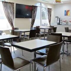 Отель Best Western Airport Inn & Suites гостиничный бар