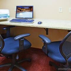 Отель Holiday Inn Bloomington Airport South Mall Area Блумингтон интерьер отеля