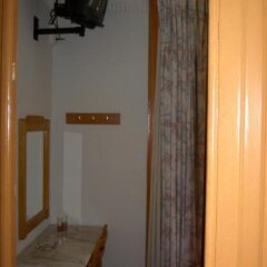 Residencial Roxi in Lisbon, Portugal from 76$, photos, reviews - zenhotels.com room amenities photo 2