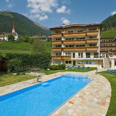Отель Wiesenhof Gardenresort Горнолыжный курорт Ортлер бассейн