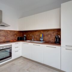 Апартаменты Brand New Designer Finished Apartment, Central Location Гзира в номере