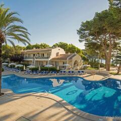 Отель Iberostar Pinos Park бассейн