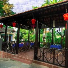 Отель Plum Tree Homestay гостиничный бар