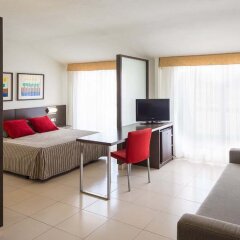 Aqua Hotel Montagut Suites комната для гостей фото 5