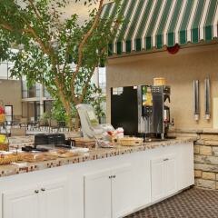 Отель Days Inn Columbus Airport питание