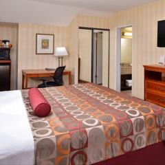Отель Best Western Plus Raffles Inn & Suites в номере