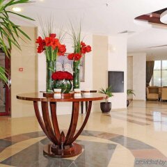 Отель Doubletree by Hilton Hotel Varna - Golden Sands Болгария, Золотые пески - 4 отзыва об отеле, цены и фото номеров - забронировать отель Doubletree by Hilton Hotel Varna - Golden Sands онлайн интерьер отеля