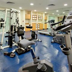 Отель Holiday Inn Express Guadalajara Expo фитнесс-зал