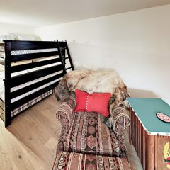 Отель 4BR Luxury Log - 4 Br Home комната для гостей фото 4