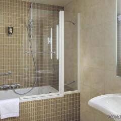 Отель Novotel Brussels Centre Midi Station ванная фото 2