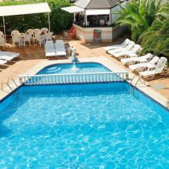 Hotel Neptuno спортивное сооружение