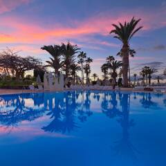Отель H10 Las Palmeras Плайя де ла Америкас бассейн