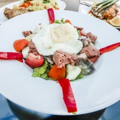 Отель Hoil Suites Нигерия, Калабар - отзывы, цены и фото номеров - забронировать отель Hoil Suites онлайн питание фото 2