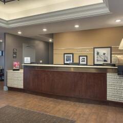 Отель Hampton Inn NY-JFK Jamaica-Queens США, Нью-Йорк - 1 отзыв об отеле, цены и фото номеров - забронировать отель Hampton Inn NY-JFK Jamaica-Queens онлайн интерьер отеля